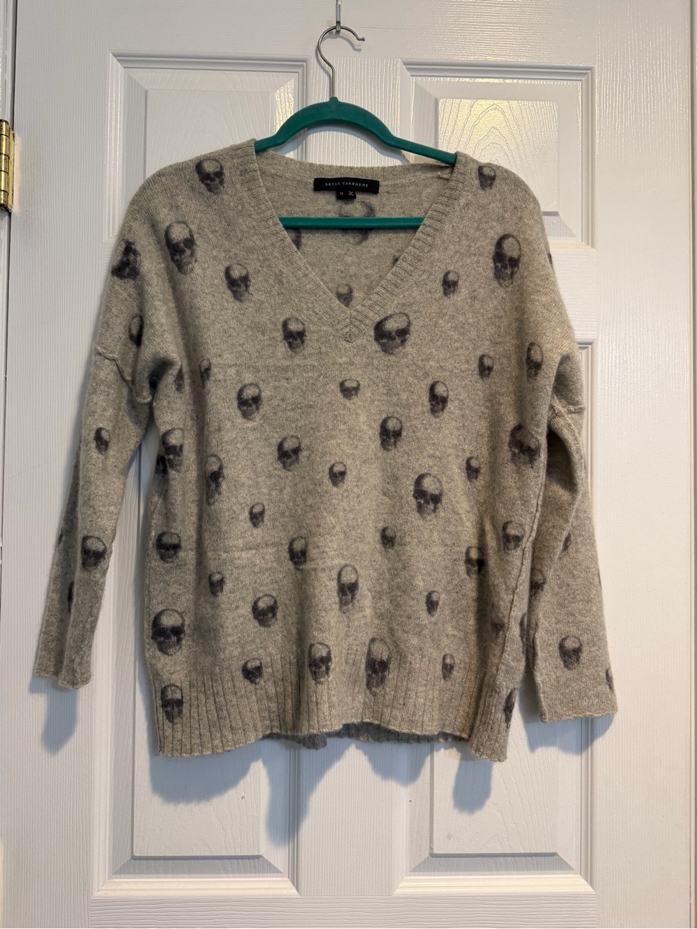 Skull Cashmere Grey Skull-Print V-Neck Sweater